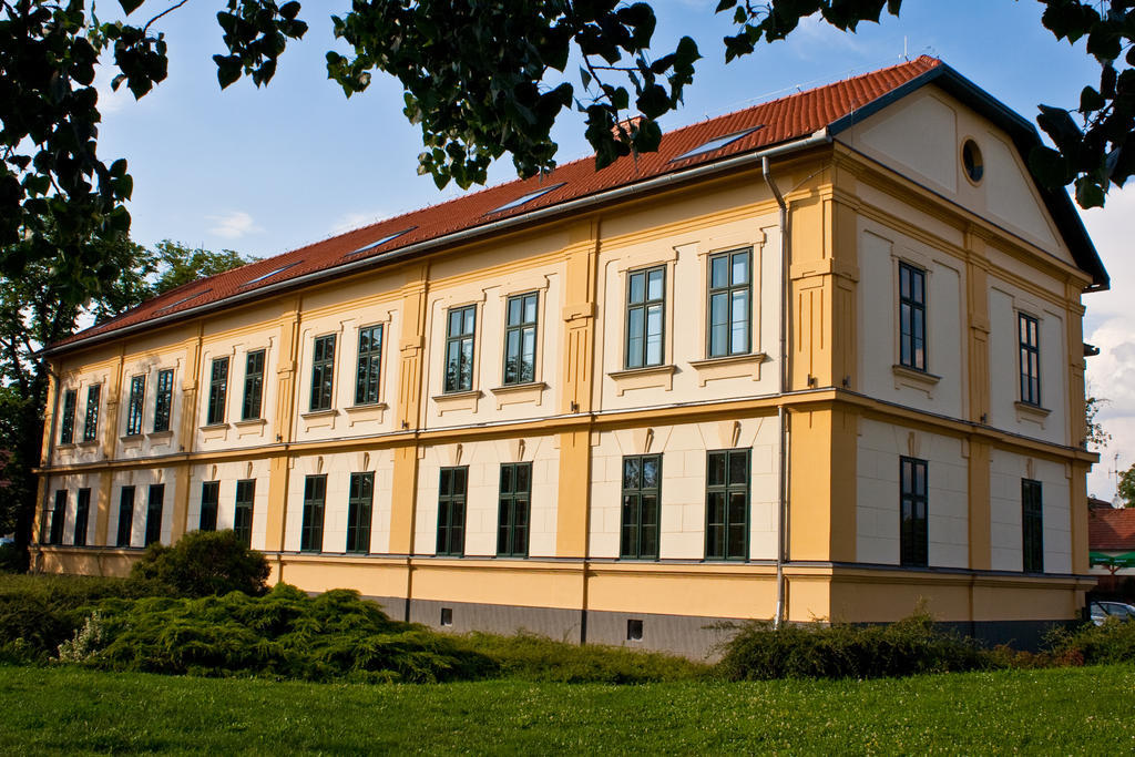 Elizabeth Hotel Gyula Exterior foto